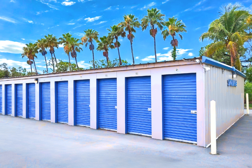 Self storage near Doug Taylor Circle with drive-up access